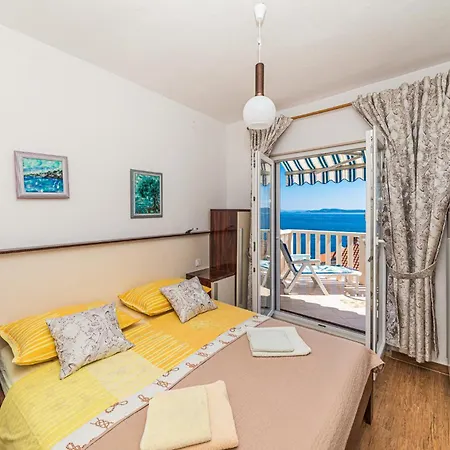 Apartment 2 Bedroom Stunning In Okrug Gornji *
